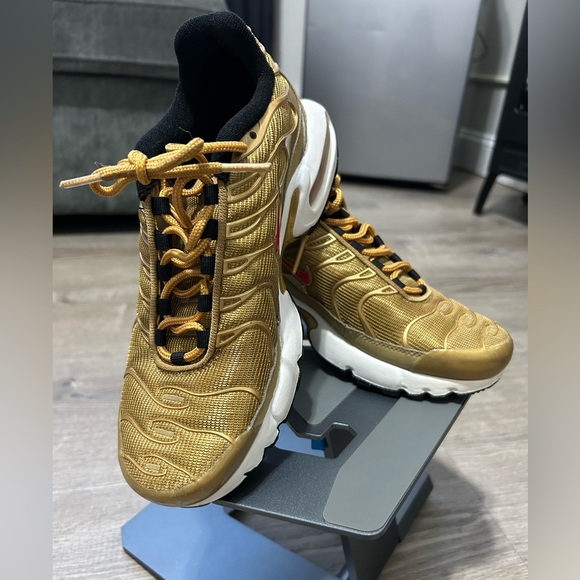 Nike Air Max Plus TN BG Metallic Gold - Gently used - Picture 1 of 6